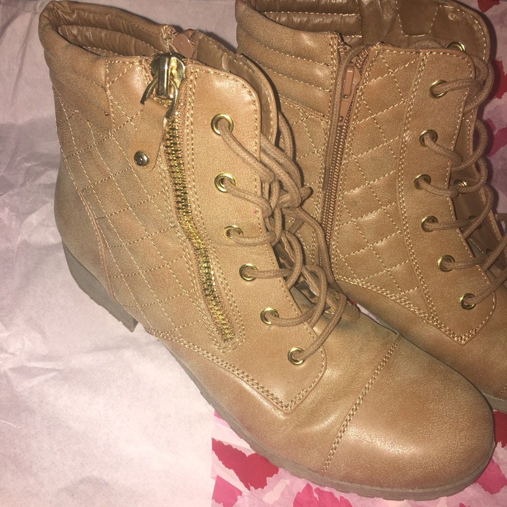 Guess Booties ✨
